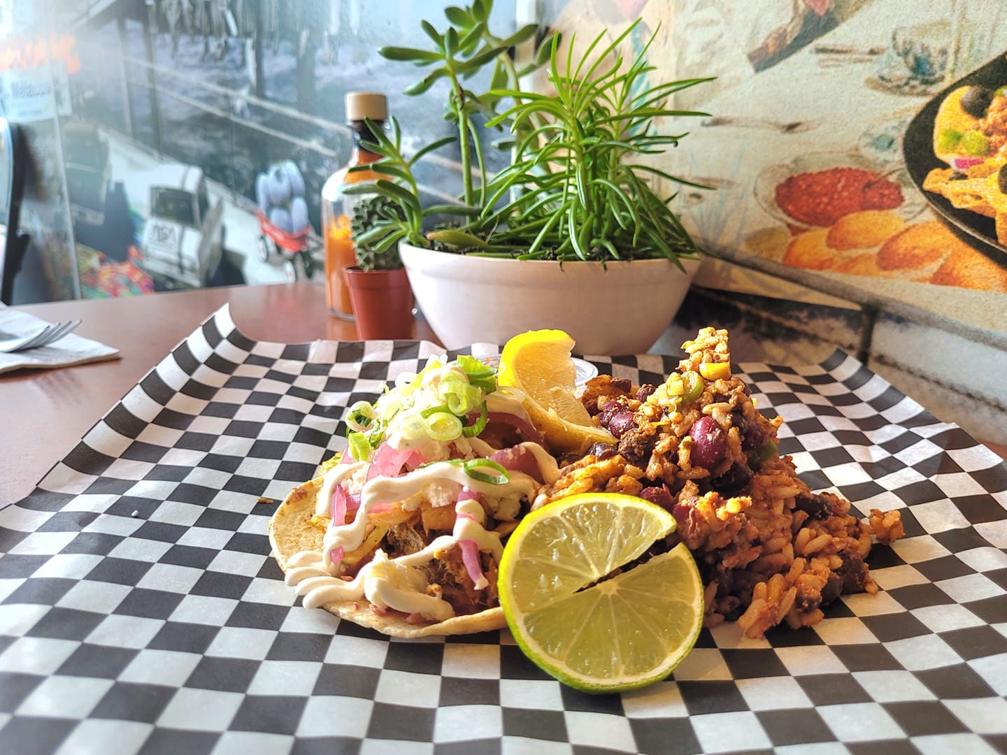 Plat de tacos fait pas Alma Cantina