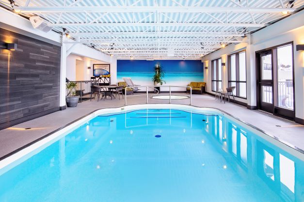 Piscine intérieur de l'Hôtel universel d'Alma