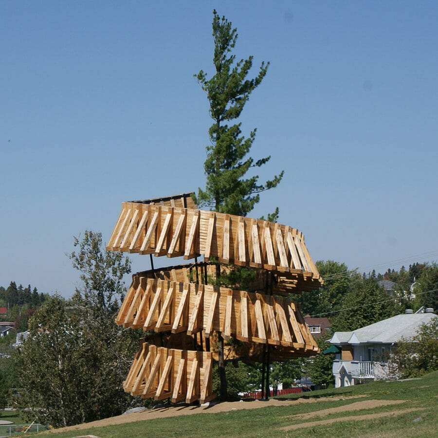 sculpture en bois du parc de la falaise à alma