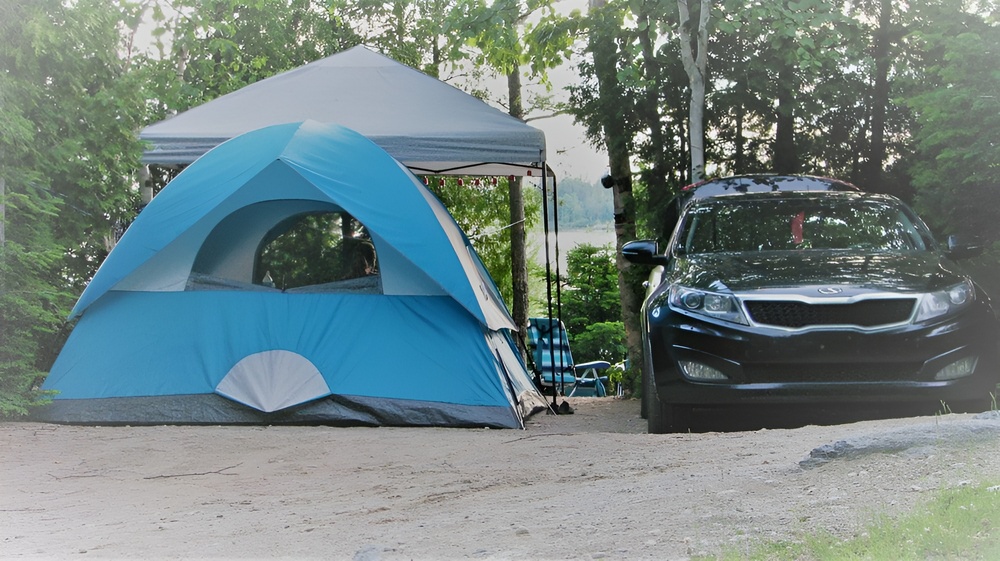 image tente et voiture au camping belley