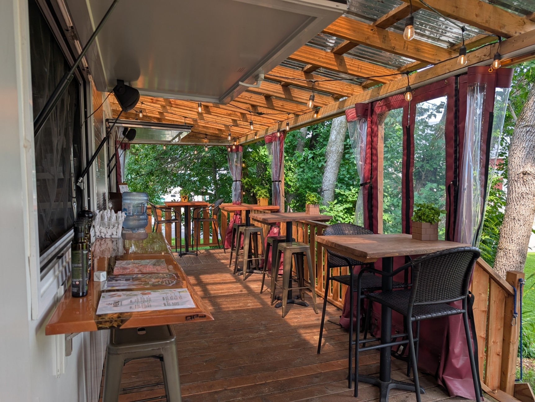 Terrasse de la Pasta Box Cuit-Ziné-Moi