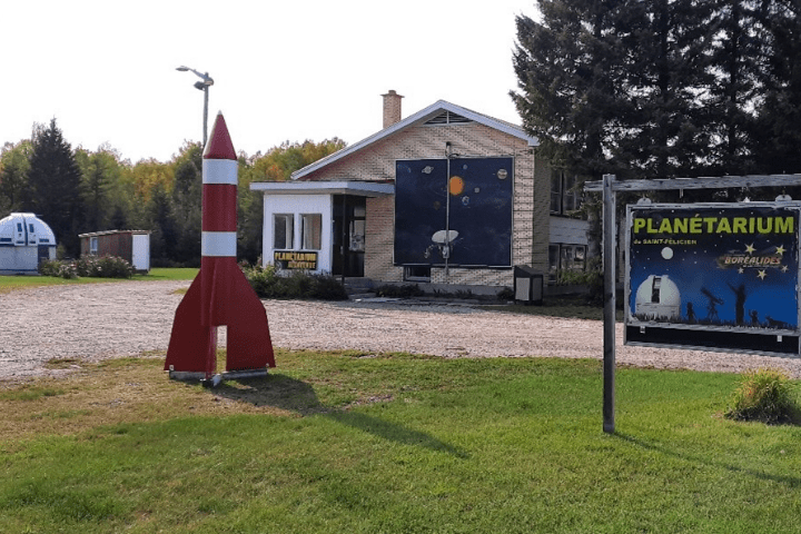 Planetarium-de-Saint-Felicien