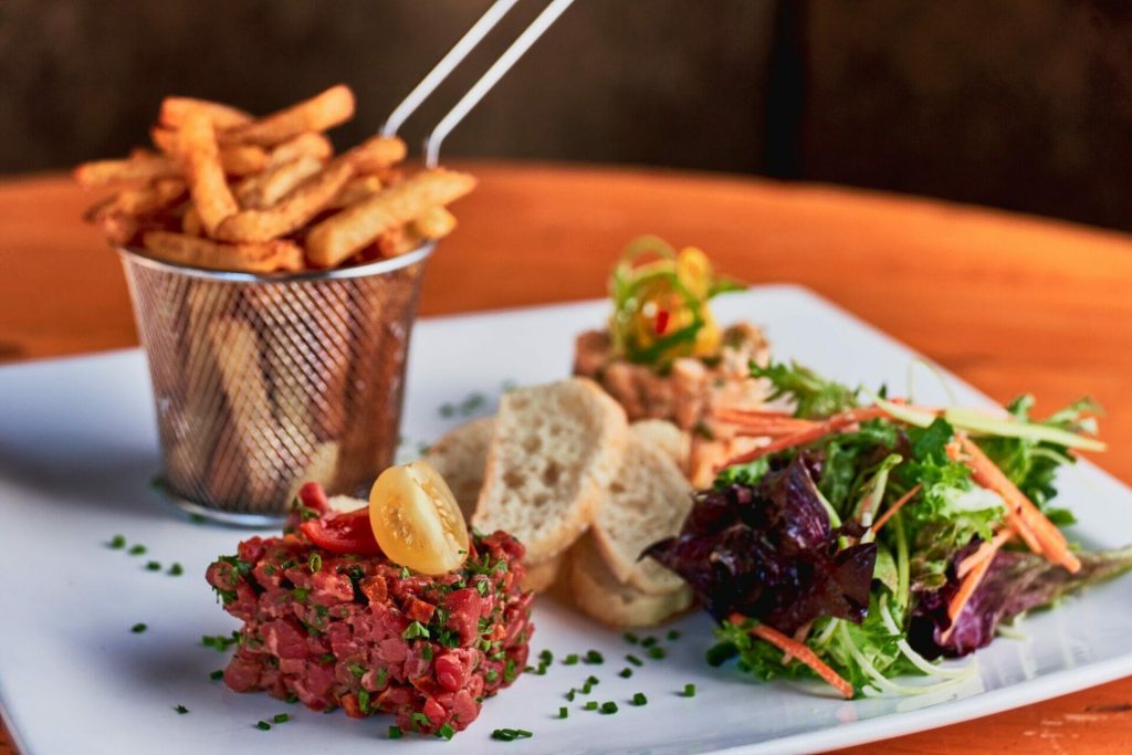 tartare-boeuf-tartare-microbrasserie-le-lion-bleu