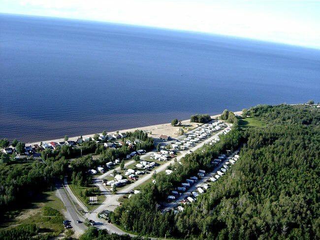 Vue aérienne du camping plage blanchet
